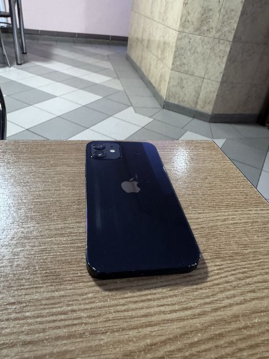 Vand iphone 12 folosit