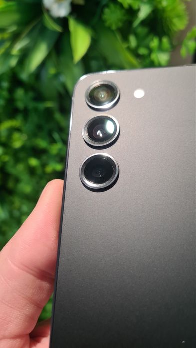 Телефон Samsung Galaxy S23 256 GB в отлично състояние