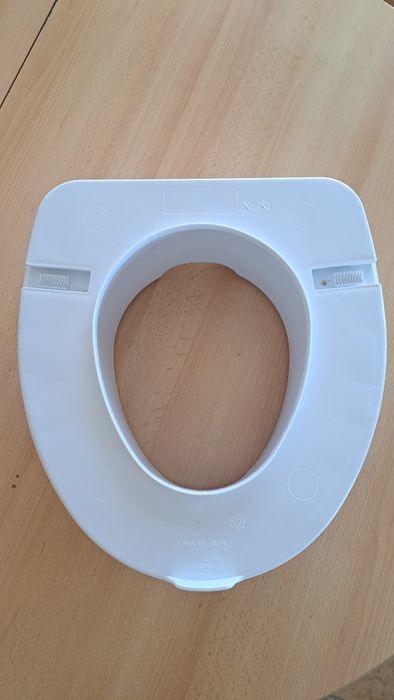 Продавам приставка за тоалетна 15 см