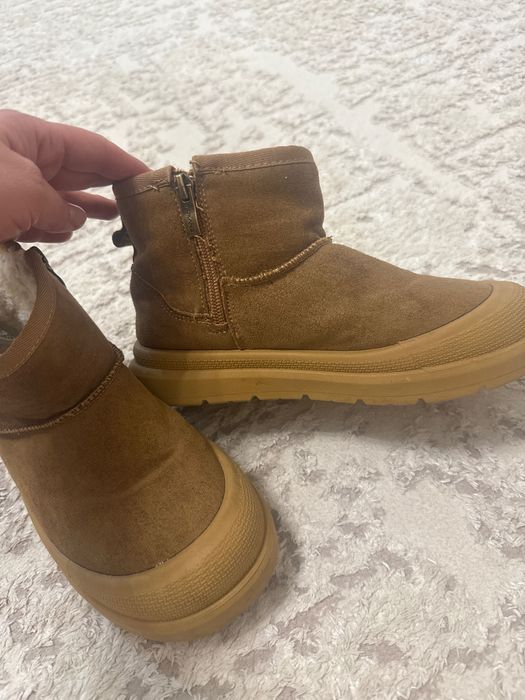 Продам угги новые