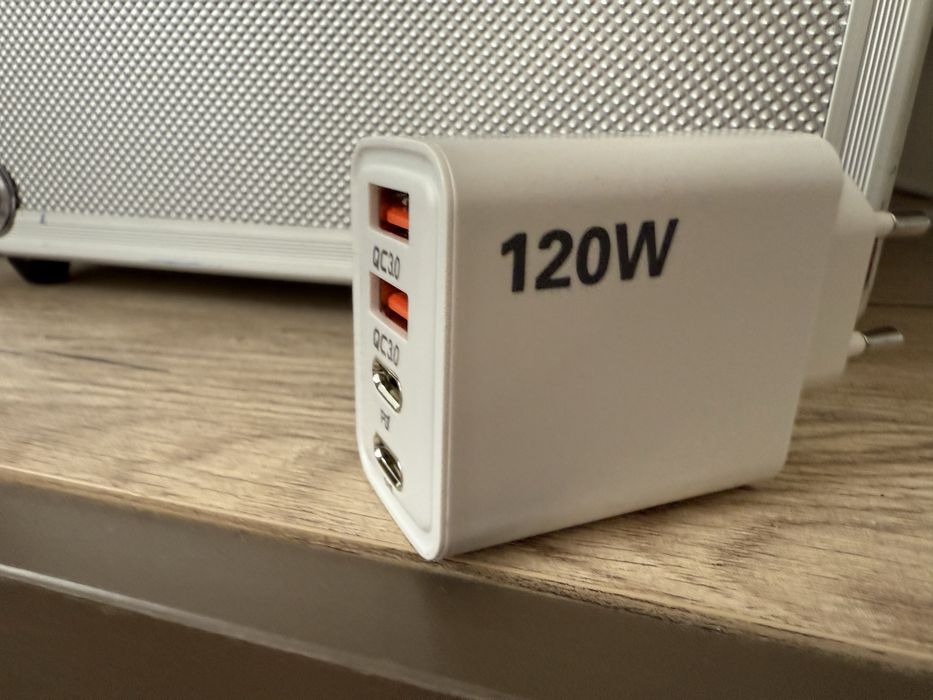Incarcator 120 w