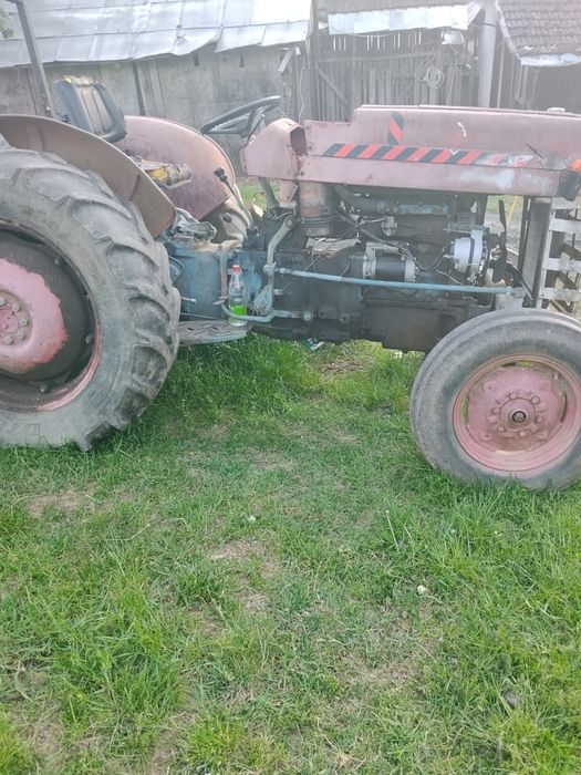 Vând tractor Massey Ferguson 135