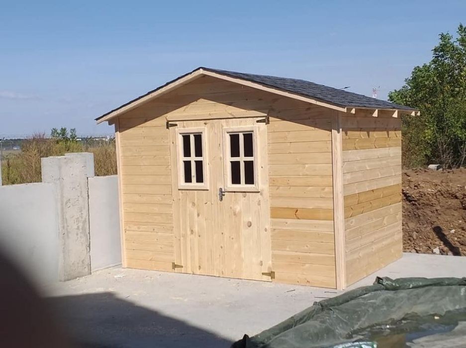 Vând cabană din lemn