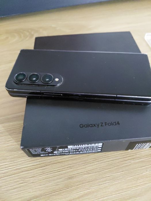 Samsung Galaxy Z Fold-4 12/512