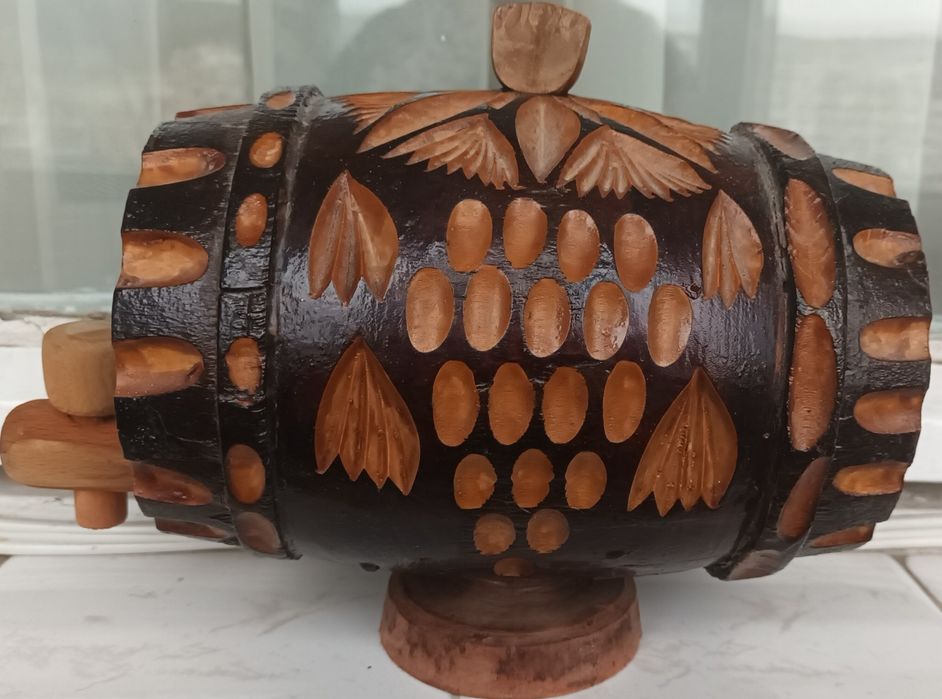 Дървени буренца на стойка