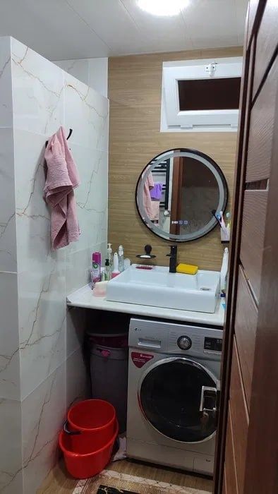 Чиланзар 23 квартал 2в3/1/5 Кирпичный дом, балкон 2*6