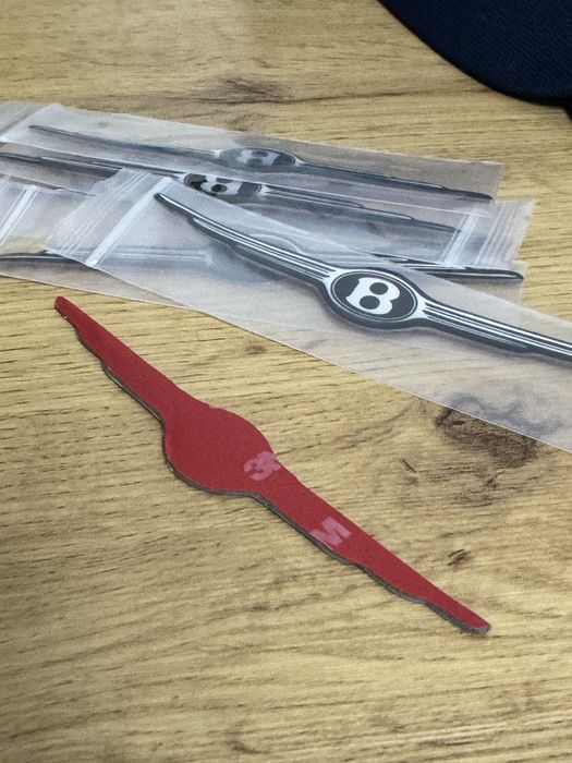 Эмблема Chrysler 300c на руль