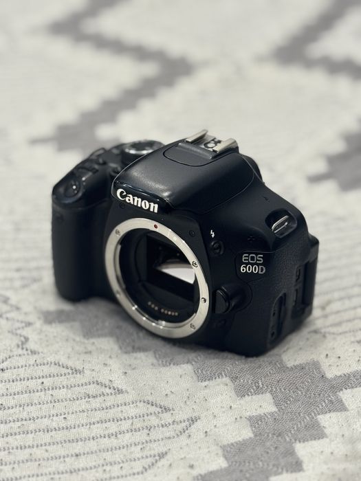 Фотоаппарат Canon 600D