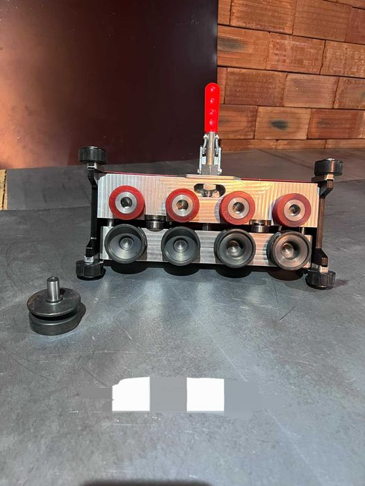 Машина за закопчаване на шлайбах нова