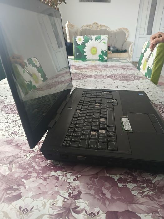 Vând laptop Alienware
