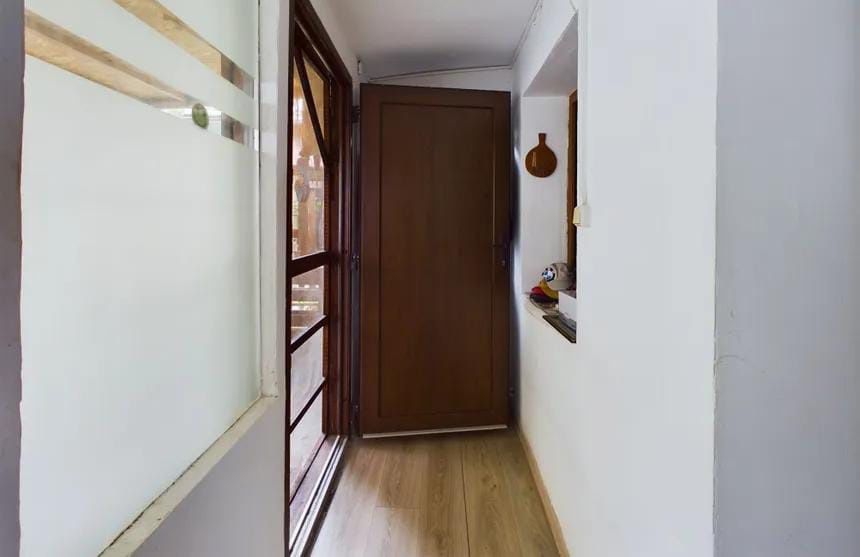 Apartament la curte comuna