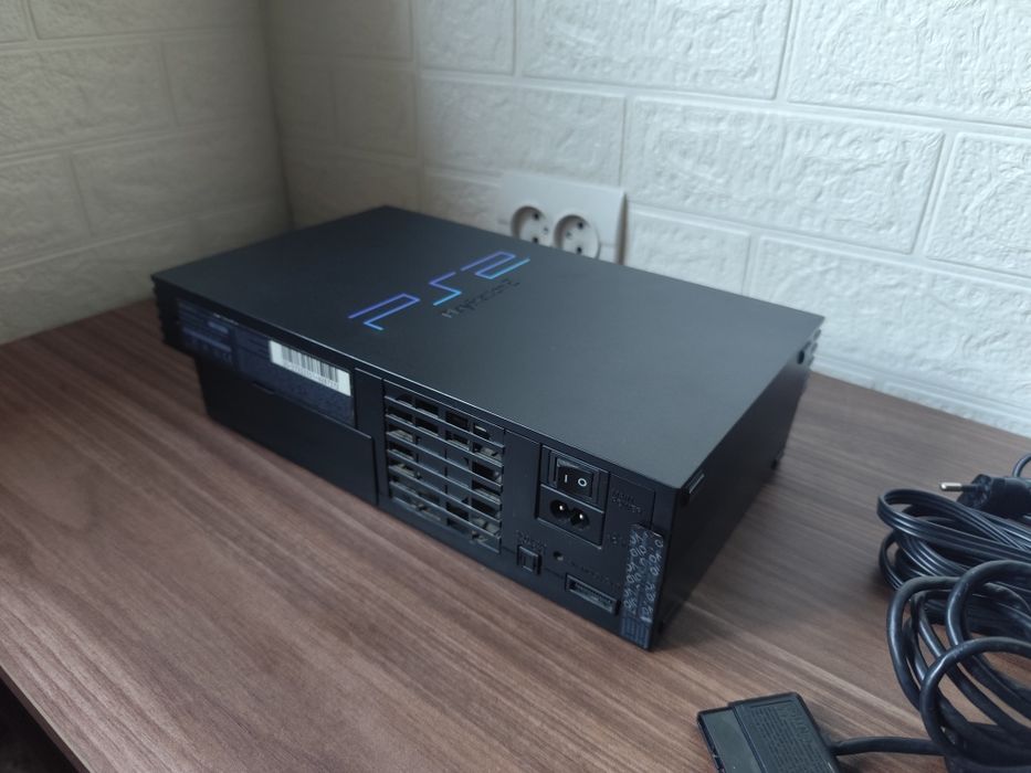 Продам PS2 FAT...