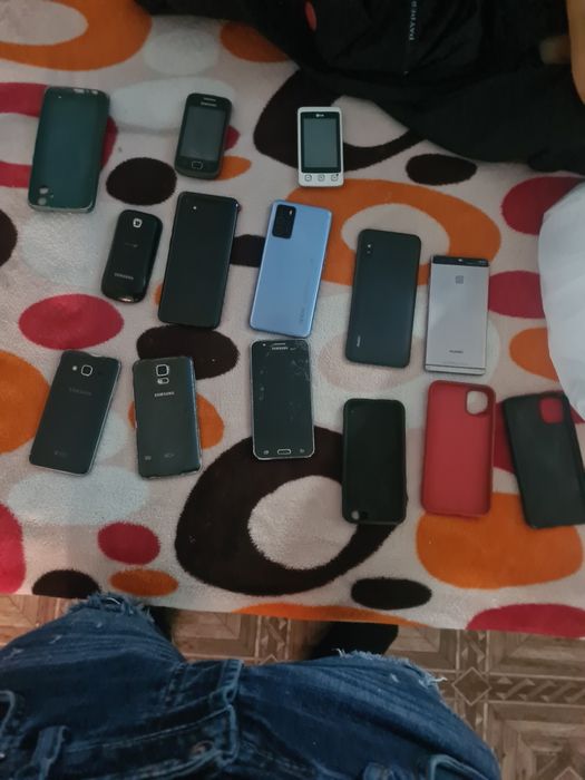 Telefoane pentru piese