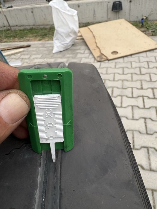 Barum 315/70R22.5 предна шарка почти нова