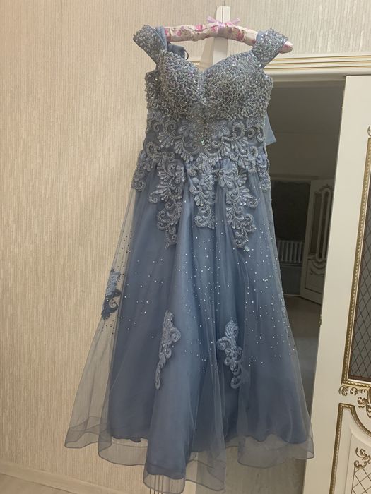 Платья вечерние, размеры 42-46