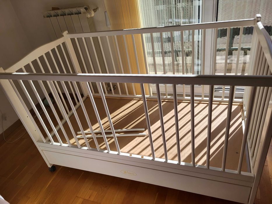 Бебешко креватче кошарка