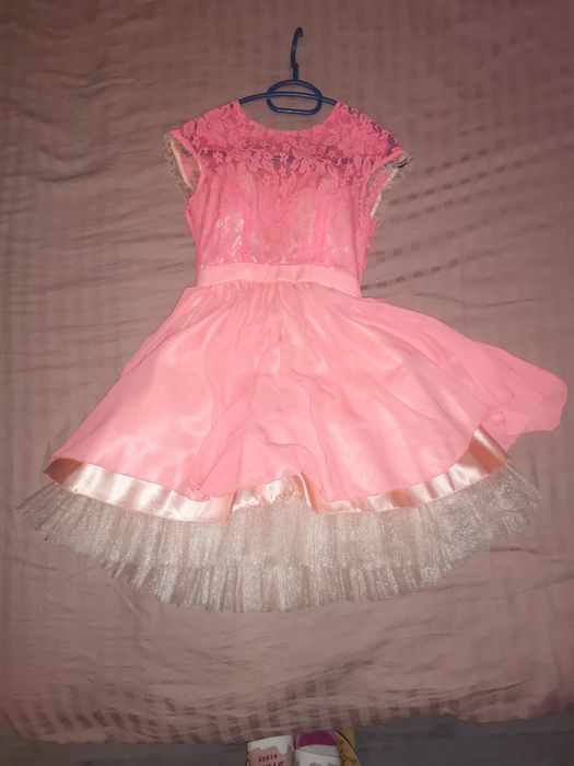 Рокля за абитуриентски бал