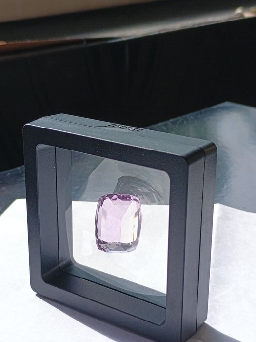 Кунзит Розов ТОП екземпляр със сертификат AIG
