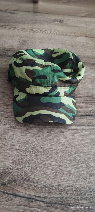 Лятна шапка с камофлажен десен