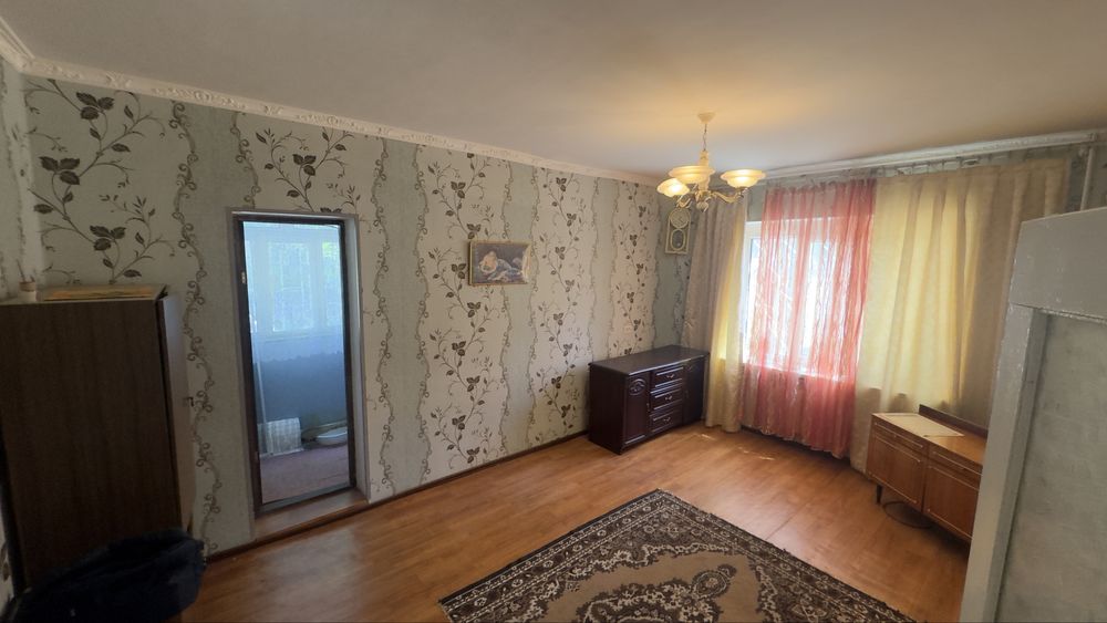 Ангрен продается квартира 1- комнатная .