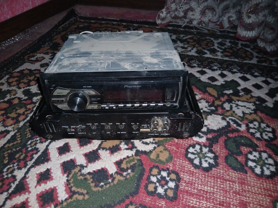 Komplekt usilitil kalonka magnitafon