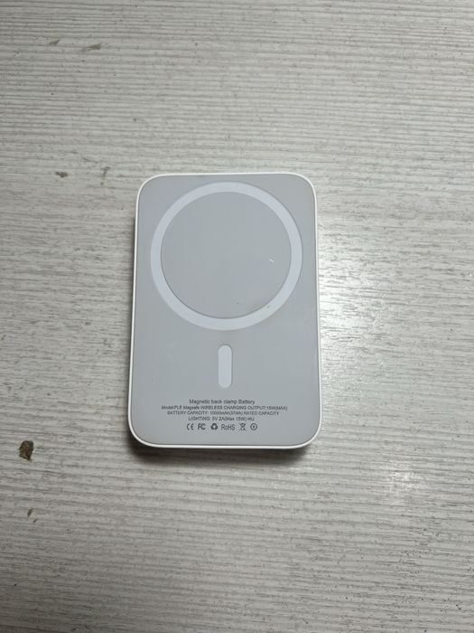 Повербанк от apple