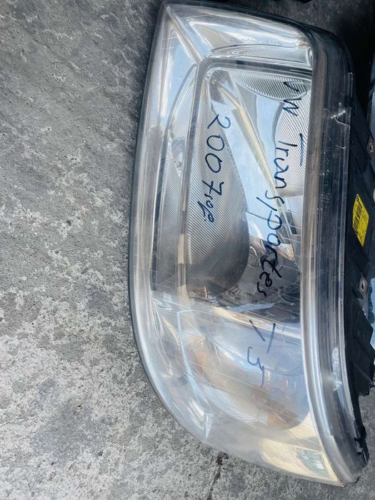 Десен фар за VW Transporter T5 (2007)г.