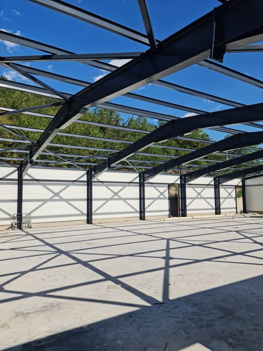 Vand Hala Metalica cu panouri sandwich completa la gata