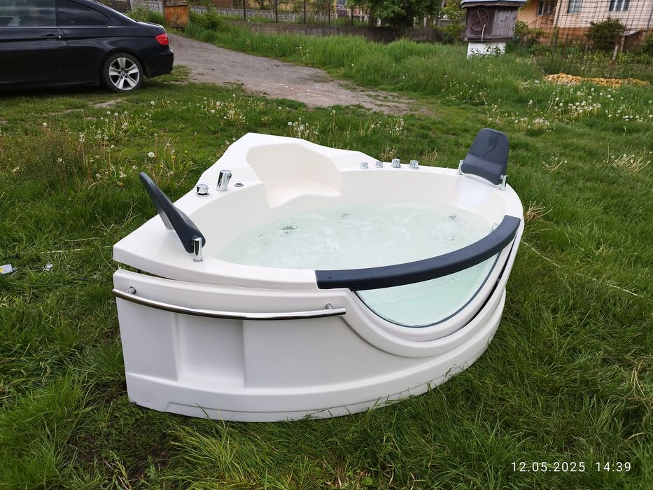 Vană cu hidromasaj jacuzzi ranforsare metalică și fibră de sticlă jos