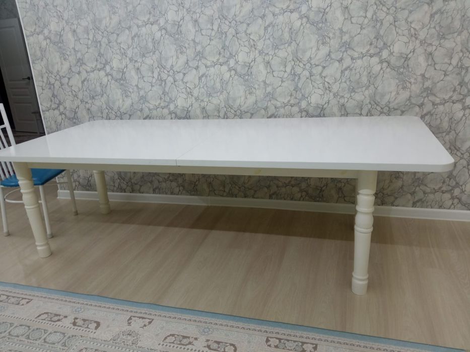 Продам гостиный стол