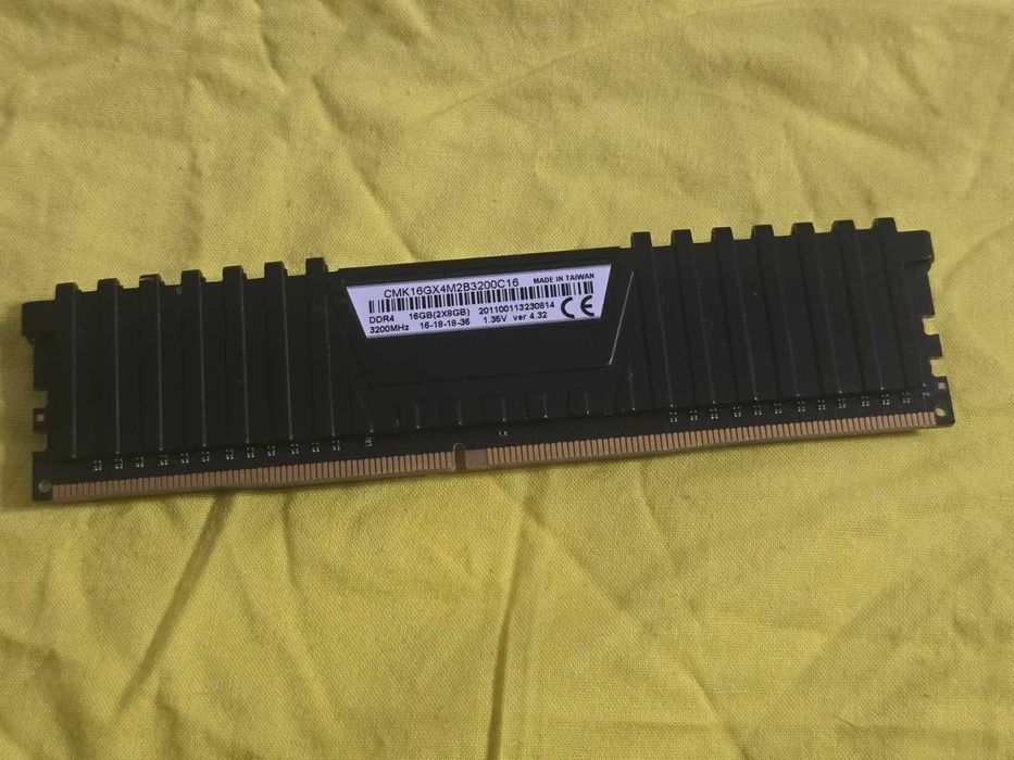 Memorie RAM Corsair Vengeance LPX 8GB DDR4 3200MHz CL16 1.35V DIMM Desktop