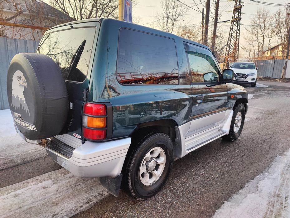 Mitsubishi PAJERO 1997г. 2.4 бензин