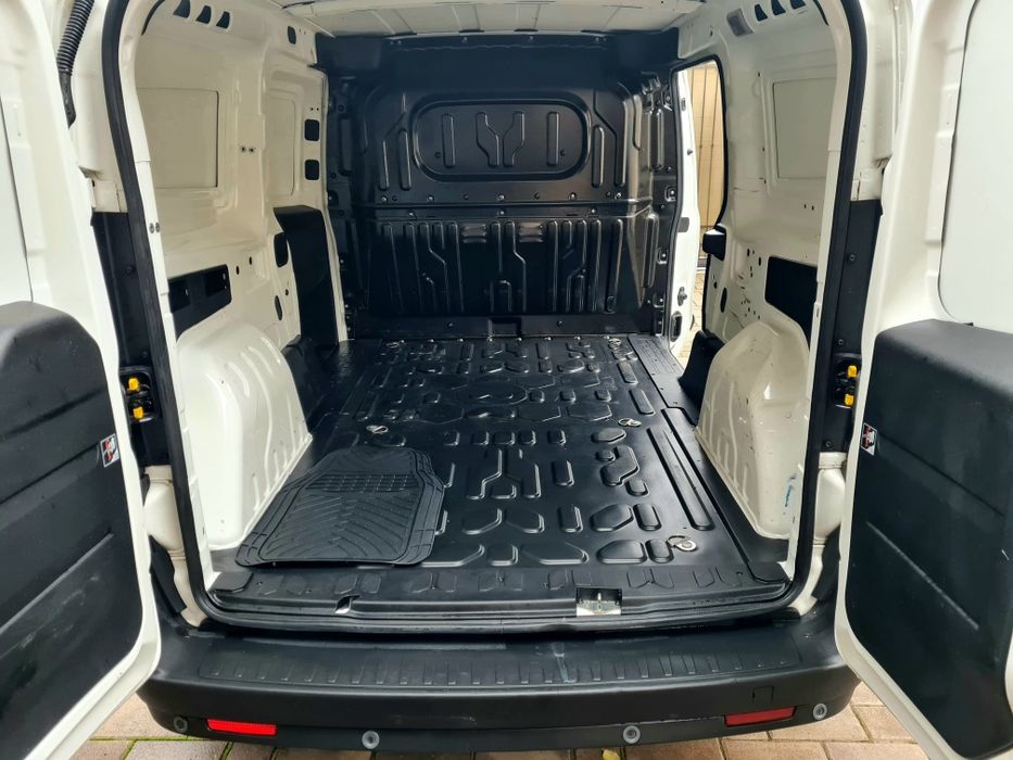 Preț imbatabil ! Opel Combo Maxi - 2018 - 40.000 km !-EURO 6 !