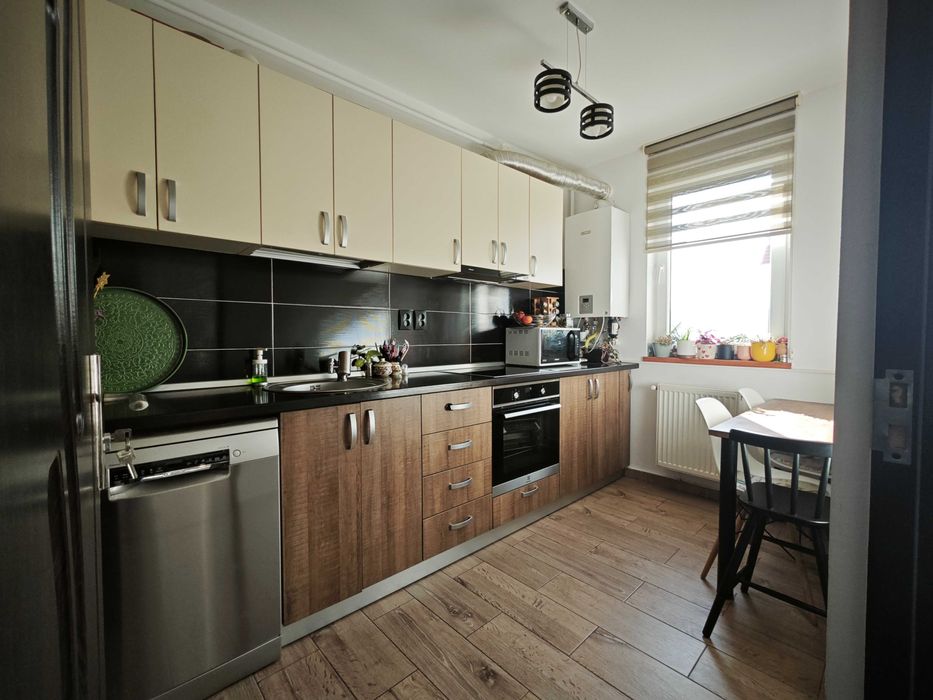 Persoană fizică vând apartament 3 camere – zona Regal, Baciu