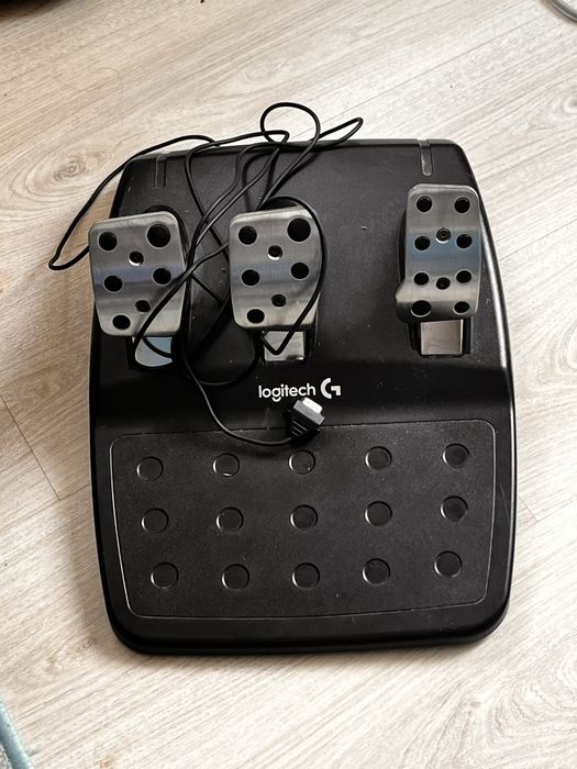 Продавам Logitech G29