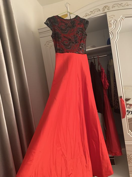 Вечерние платья