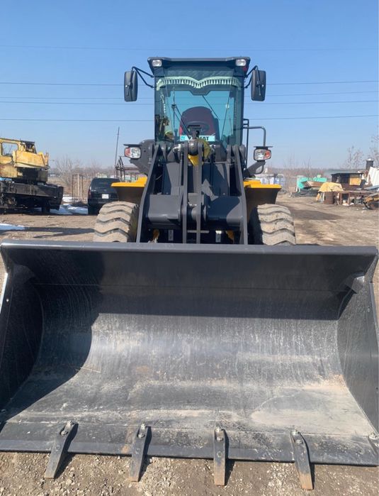 Погрузчик 2-3 куб,Грейдер,Экскаваторы