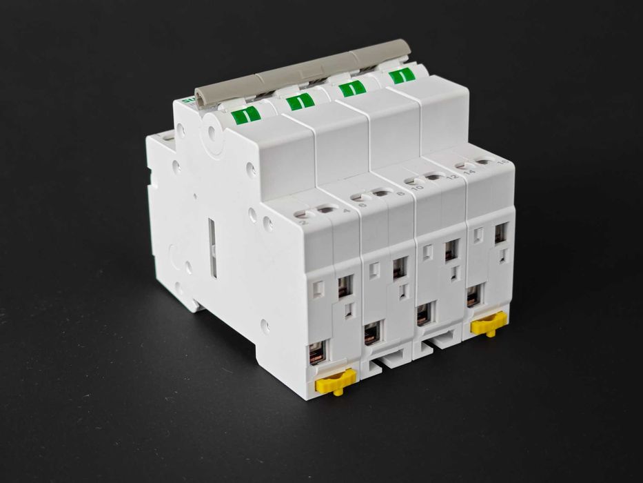 Suntree механичен  УМ шалтер 63A MTS за соларни системи мрежа инвертор