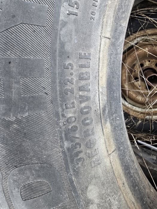 Vând Cauciucuri Camion