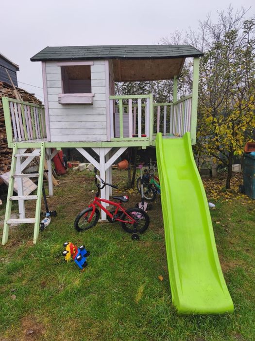 Căsuța din lemn pentru copii