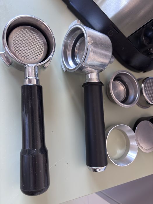 Espresor delonghi dedica ec 685