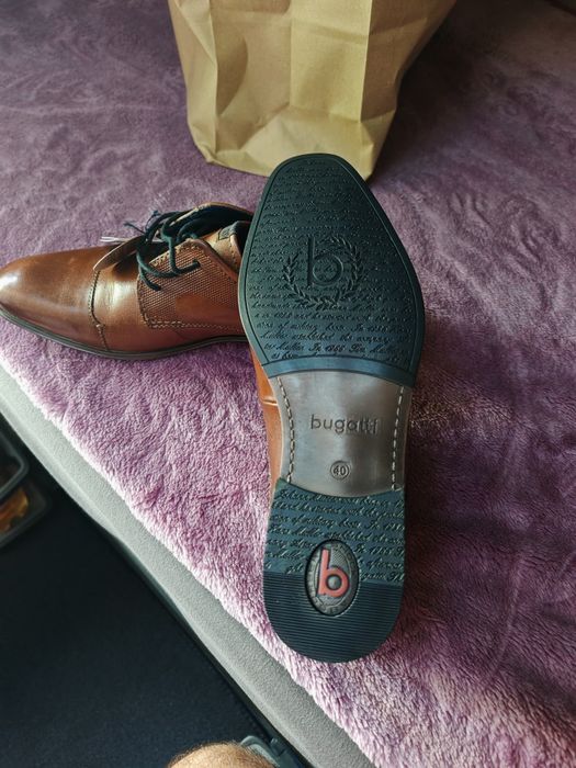 Pantofi de gala Bugatti.