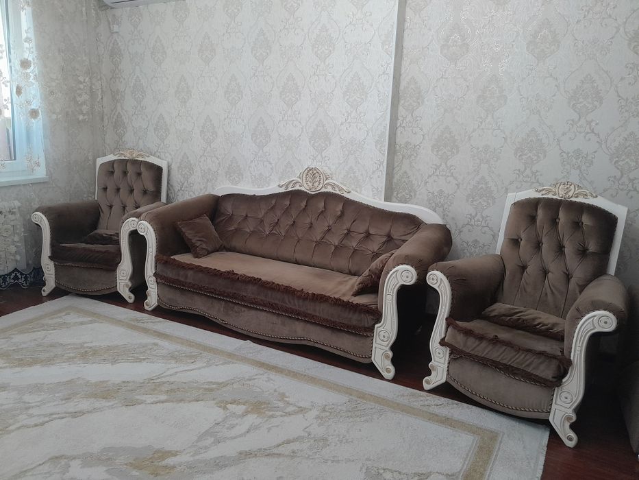 Продам диван и 2 кресла