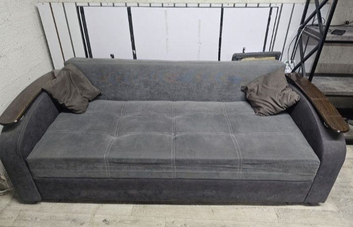 Продам диван недорого
