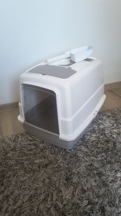 Vând ansamblu, litieră,cușcă de transport și alte accesorii (pisici)