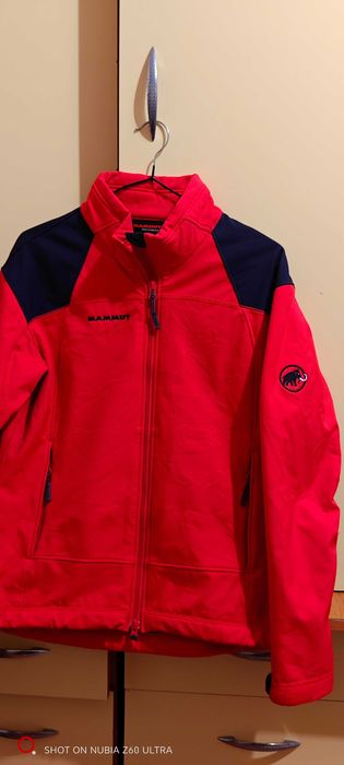 Vând Geaca mammut M