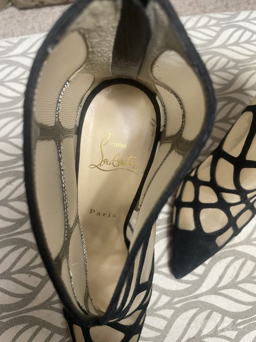 Продам Louboutin 38
