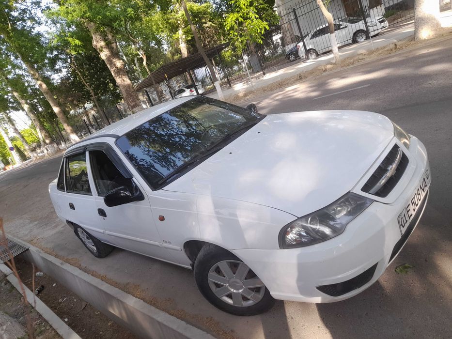 Srochna!!! Nexia 2 sotiladi