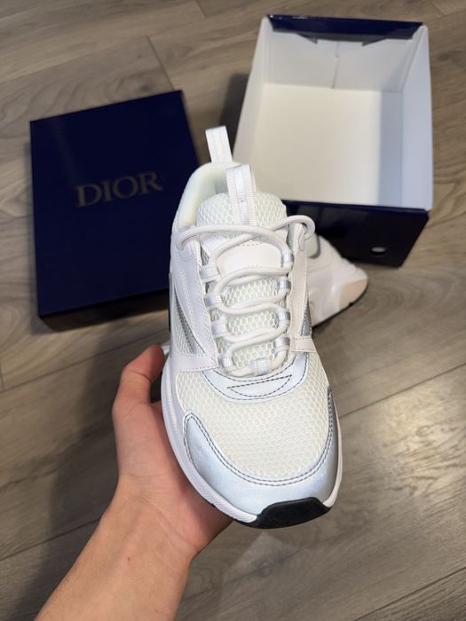 Dior B22