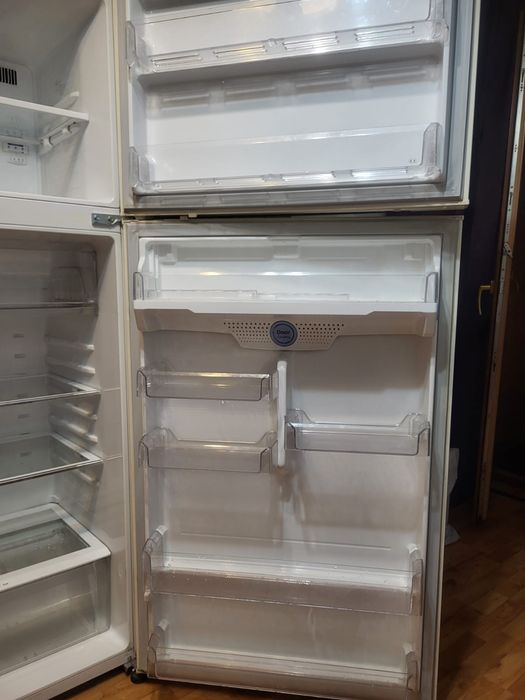 Холодильник LG двухкамерный